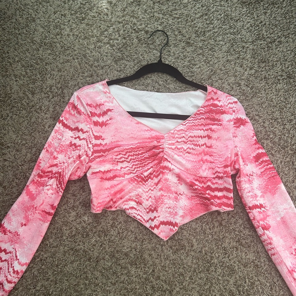 Y2K pink long sleeve crop top